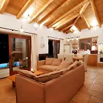 Phos - Boutique Stone And Wood Sanctuary With Private Pool Near