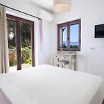 Phos - Boutique Stone And Wood Sanctuary With Private Pool Near