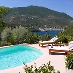 Phos - Boutique Stone And Wood Sanctuary With Private Pool Near Villa
