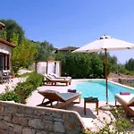 Villa Phos - Boutique Stone And Wood Sanctuary With Private Pool Near *