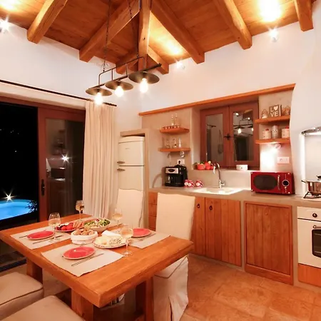 וילה Amapola Boutique With Sea Access - Phos