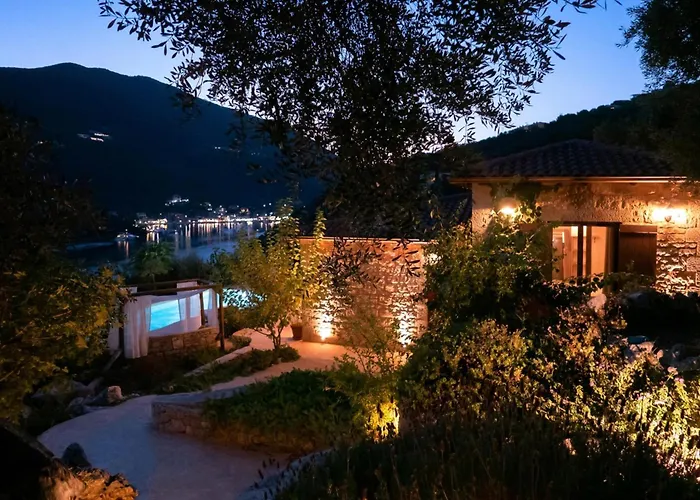 Villa Phos - Boutique Stone And Wood Sanctuary With Private Pool Near Sivota